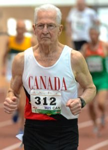 Earl in one of his 800-meter world records.