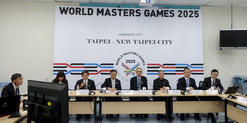 Rule No. 1 of World Masters Games publicity: Always feature your organizing team. Athletes? What athletes?